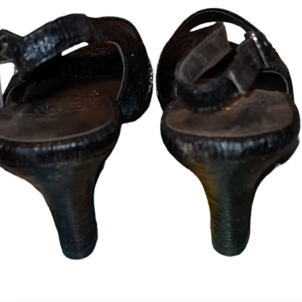 Floral black faux leather heeled sandals with rhinestone details‎ size 8.5 Wide